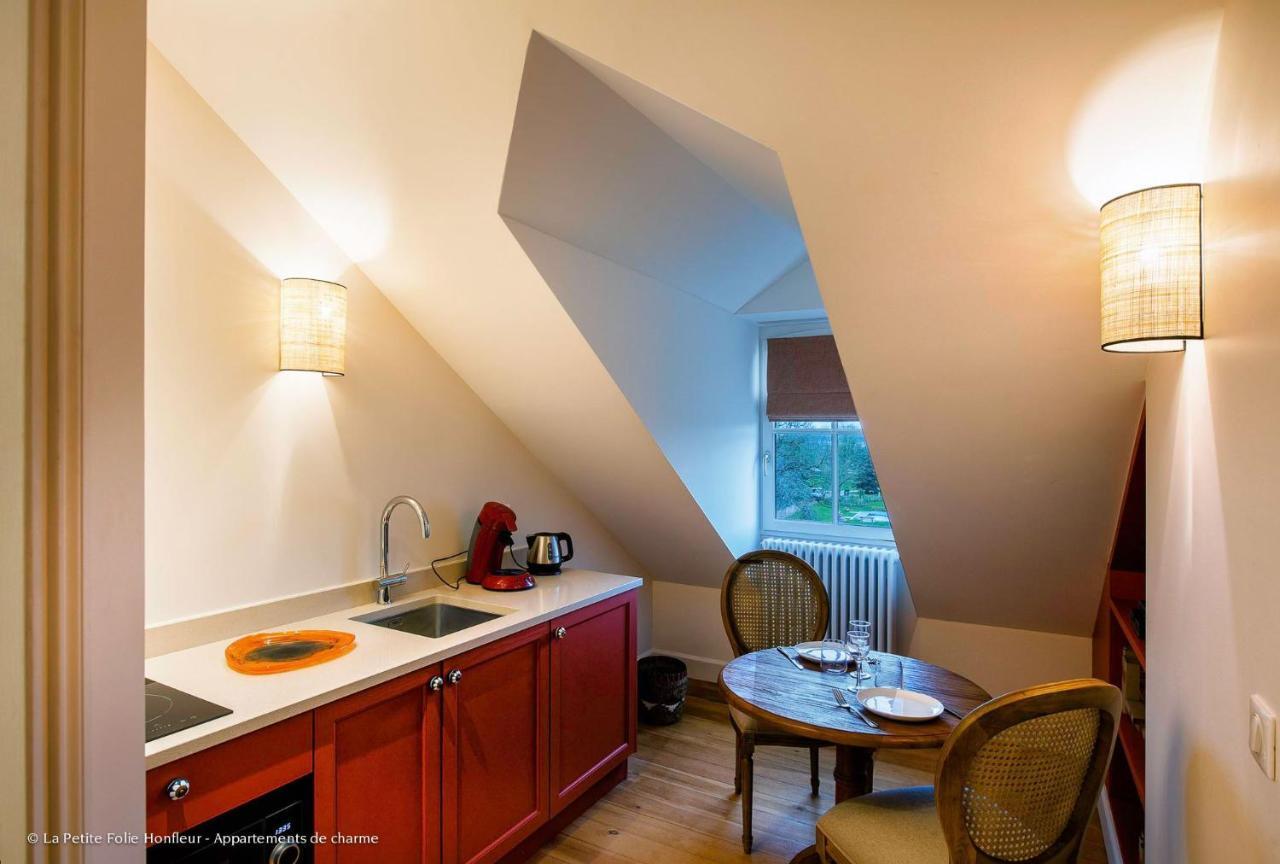 La Petite Folie Bed and Breakfast Honfleur Exteriör bild