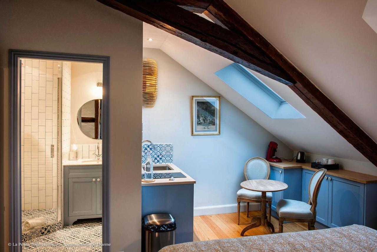 La Petite Folie Bed and Breakfast Honfleur Exteriör bild