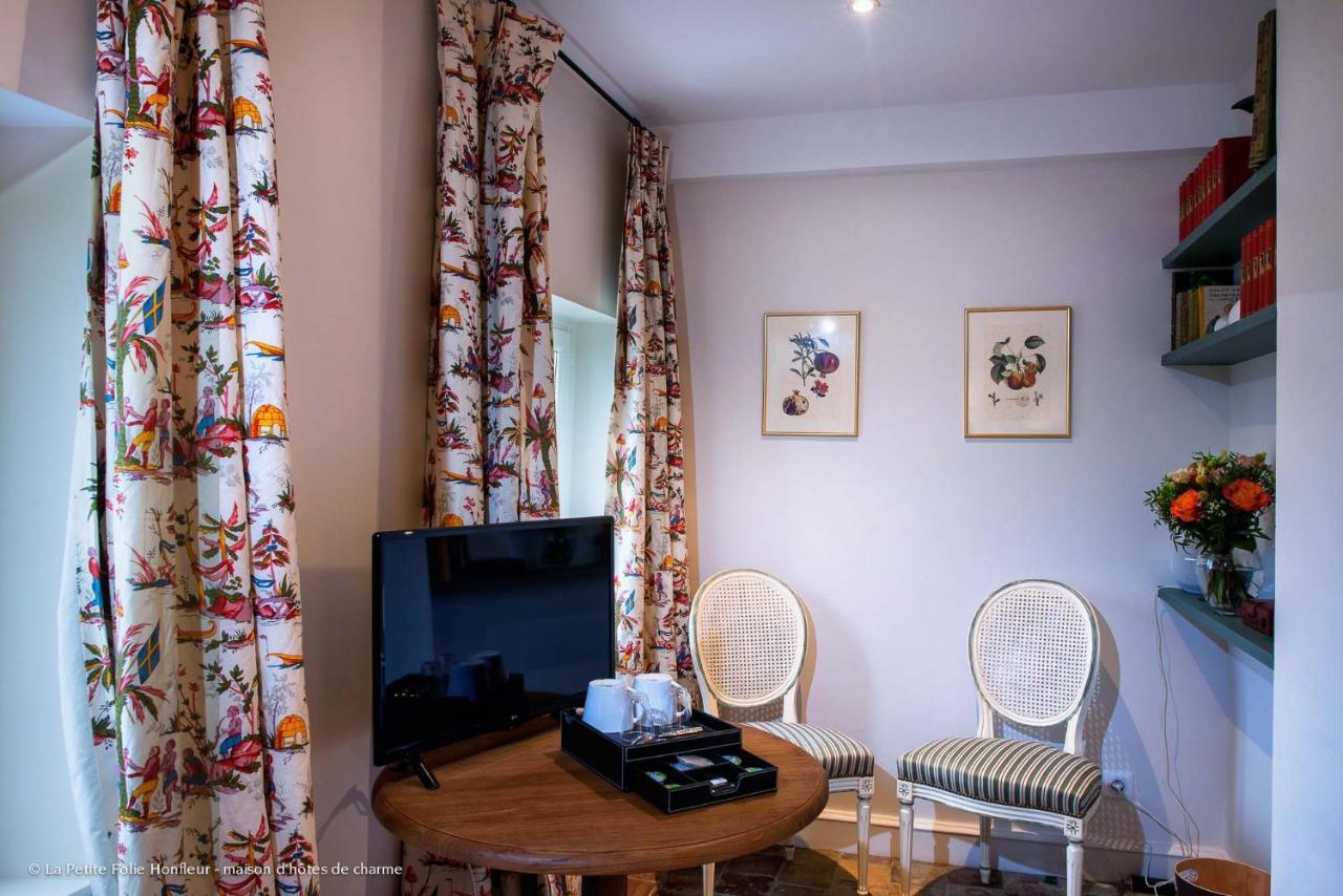 La Petite Folie Bed and Breakfast Honfleur Exteriör bild